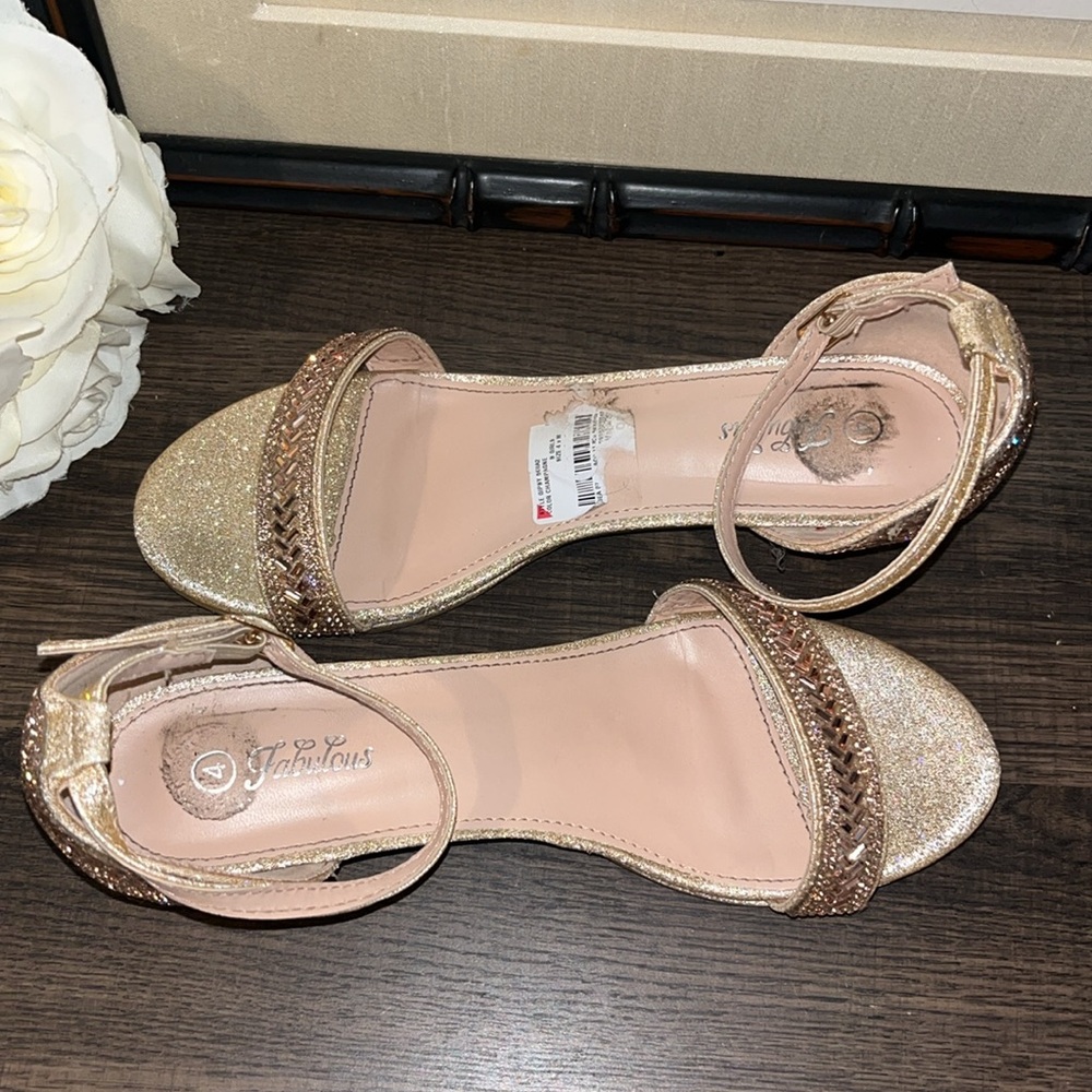 FABULOUS Youth Girls Dress Pump w Ankle Straps Rose Gold EUC sz Big Kids 4 EUC - Picture 7 of 11